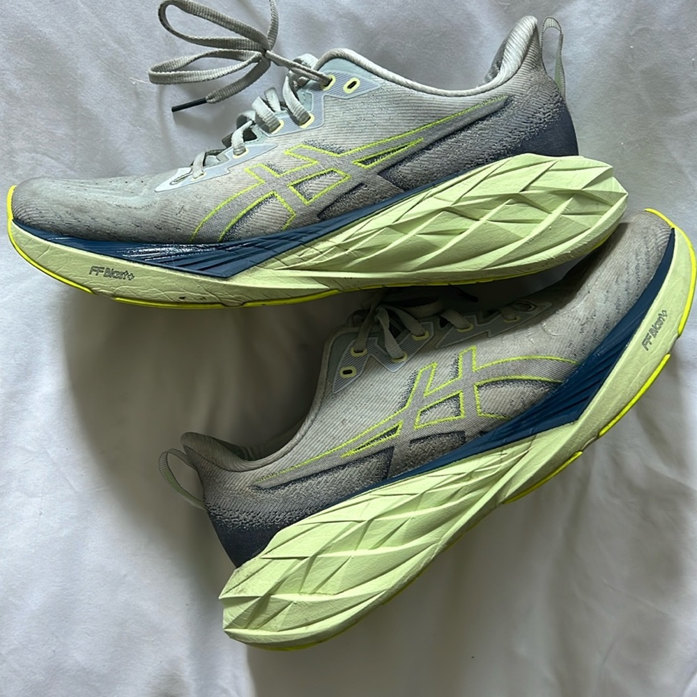 ASICS Novablast 4 || Men’s 10.
